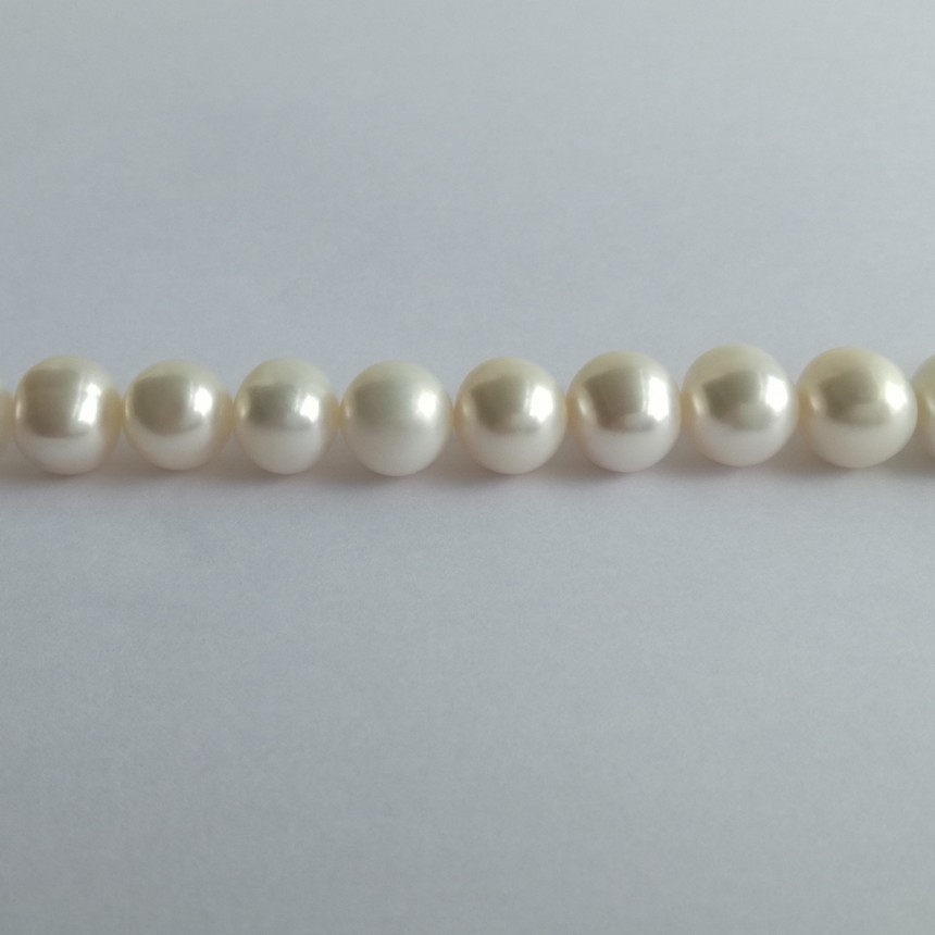 Pearls - white round PE25