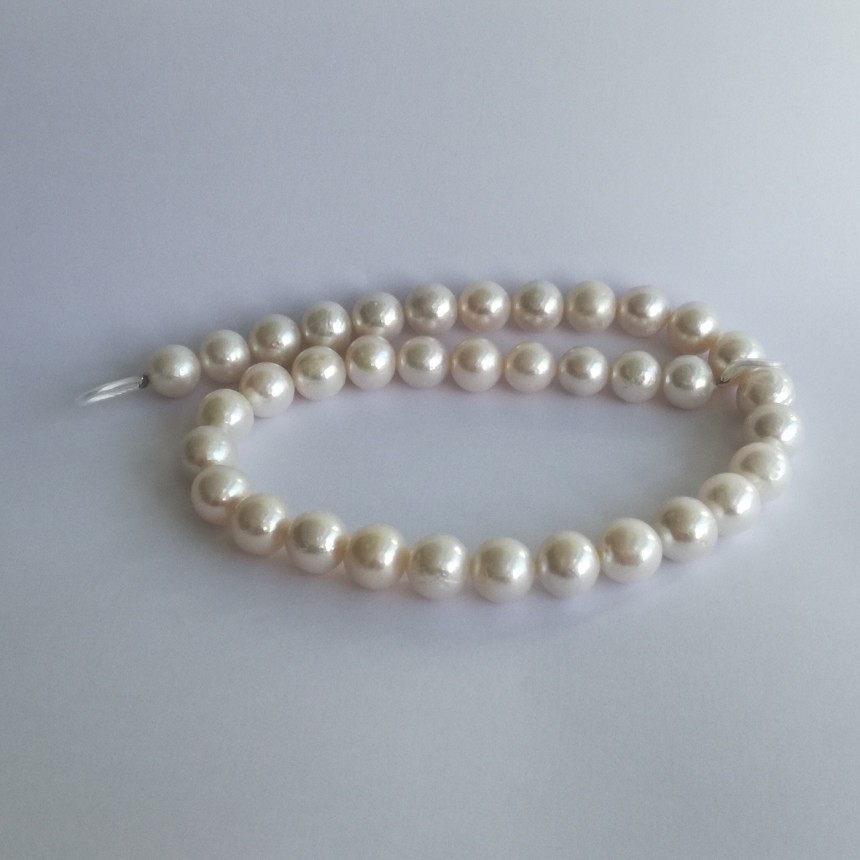 Pearls - round white PE17