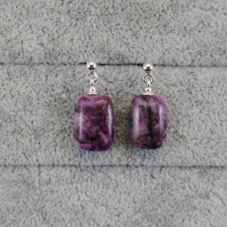Earrings made of purple rectangular agates on a silver stick KK21