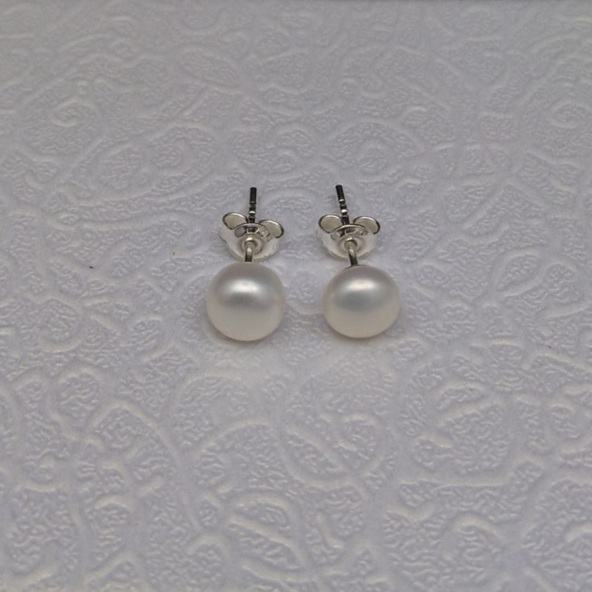 Silver earrings with white pearls 5 - 5.5 mm on stick PK06-A