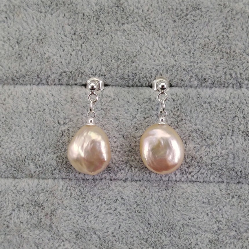 Earrings hanging with irregular pink pearl coin on a stick PKW21-E 