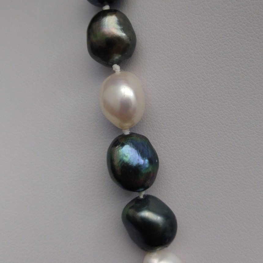 Necklace made of real white-green pearls 160 cm long rope corn PEG03-B