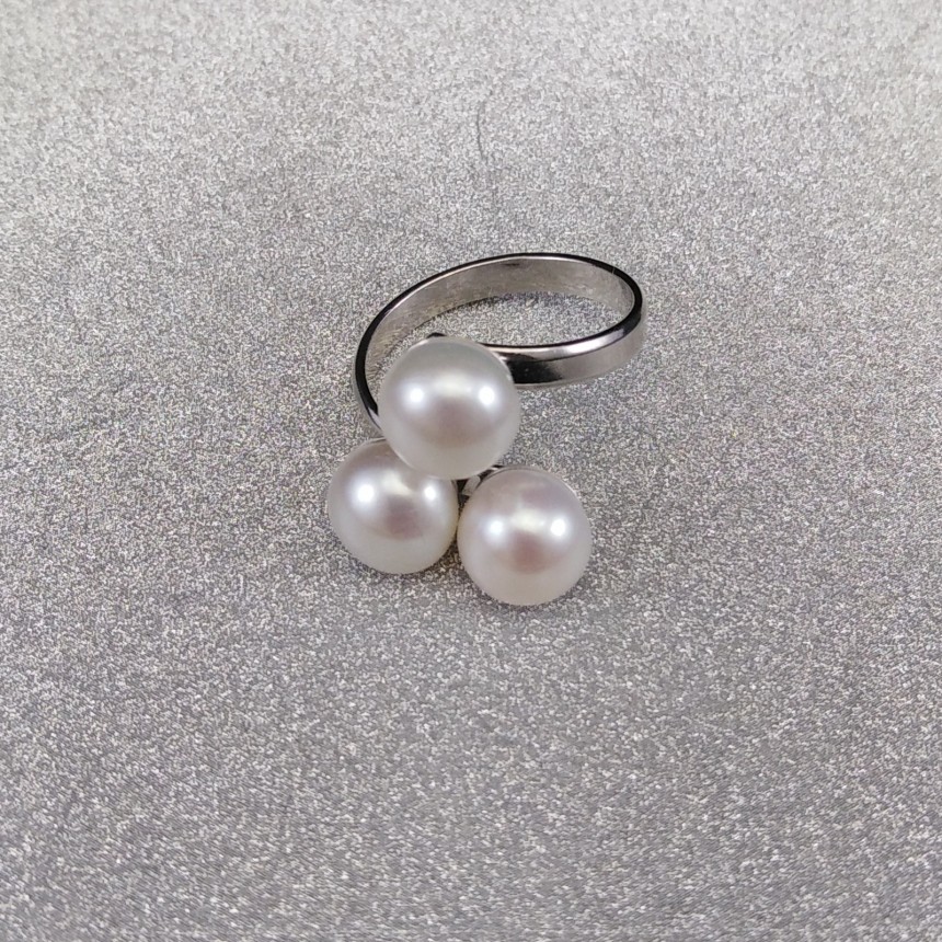 Ring with three white 8 mm pearls with adjustable size PPi05-3A
