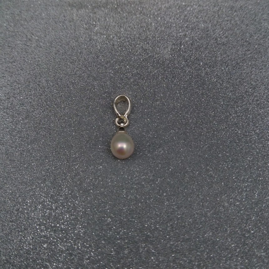 Pendant with real pearl white small tear 5 - 7 mm PW26